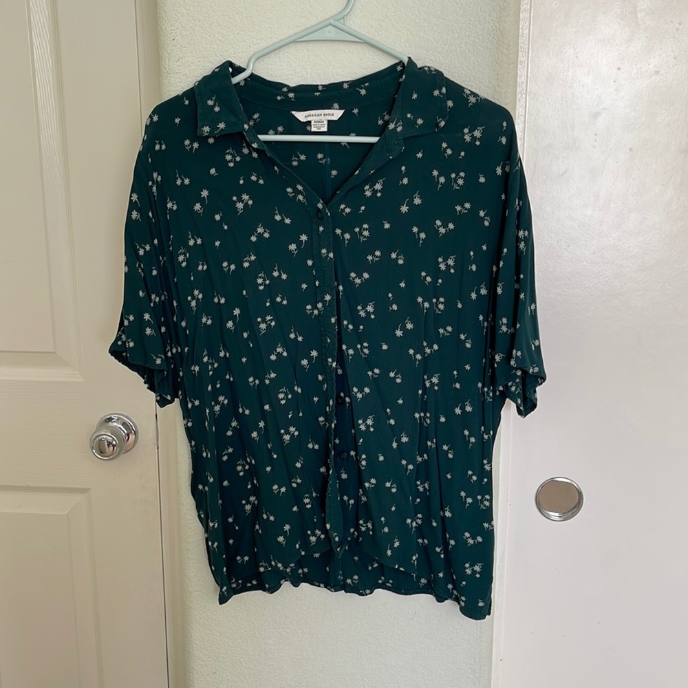 American Eagle Button Up